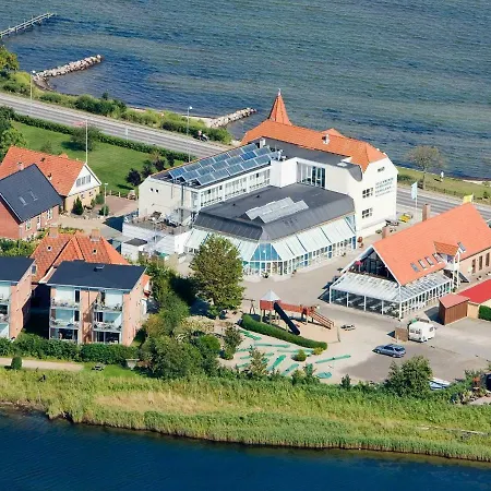 Apartment 4 Person Holiday On A In